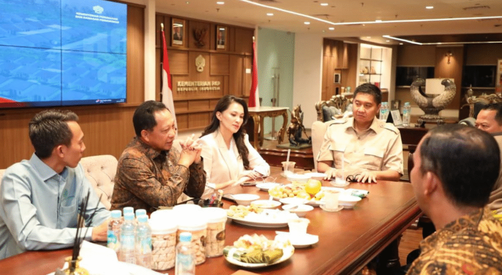 Rapat bersama Menteri Perumahan dan Kawasan Permukiman.