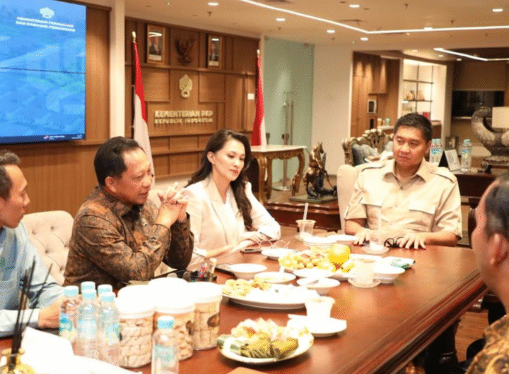 Rapat bersama Menteri Perumahan dan Kawasan Permukiman.