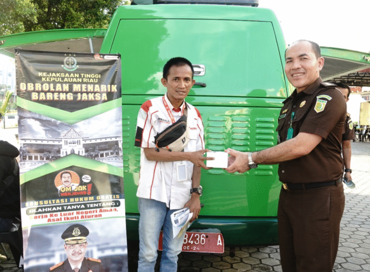 Kejaksaan Tinggi Kepulauan Riau kembali menghadirkan program Obrolan Menarik Jaksa Menjawab.