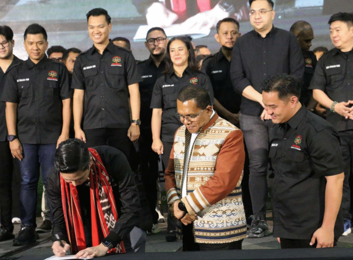 Gubernur NTT Melki Laka Lena bersama jajaran Pemuda Tani Indonesia dalam momentum penguatan peran anak muda untuk majukan sektor pertanian.