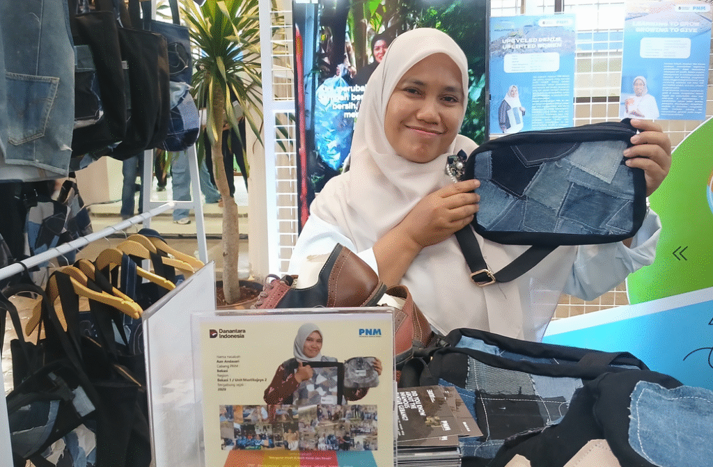 Ibu Aan Andasari, salah seorang nasabah PNM.