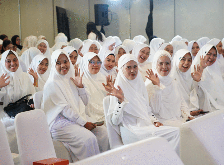 PNM memberangkatkan 187 karyawan terbaik dari berbagai daerah di Indonesia untuk mengikuti program reward journey ke Malaysia dan Singapura.