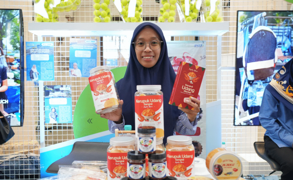 Ibu Imroatus Sofiyah, nasabah PNM Mekaar Cabang Surabaya.