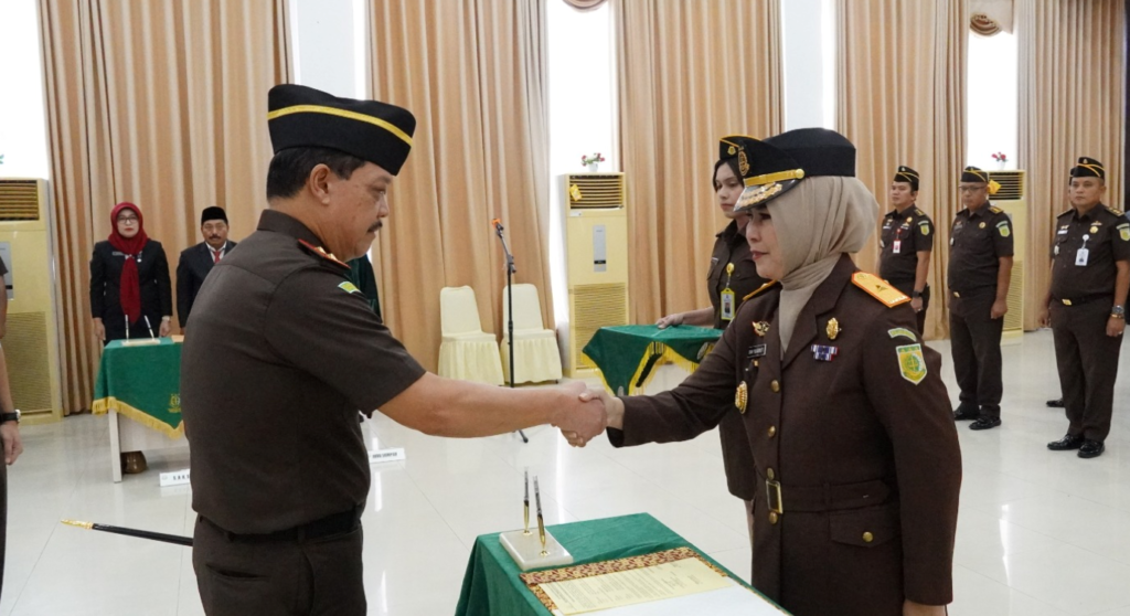 prosesi pelantikan, pengambilan sumpah jabatan, dan serah terima Wakil Kepala Kejaksaan Tinggi Kepri.