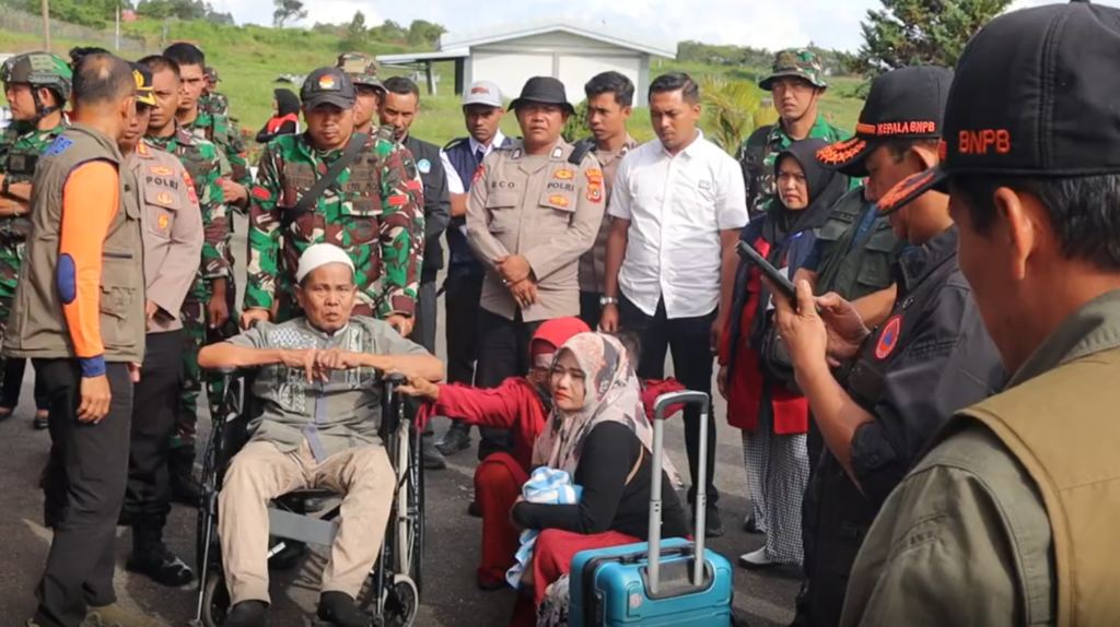 Evakuasi Pasien dalam Kondisi Darurat Lewat Jalur Udara.
