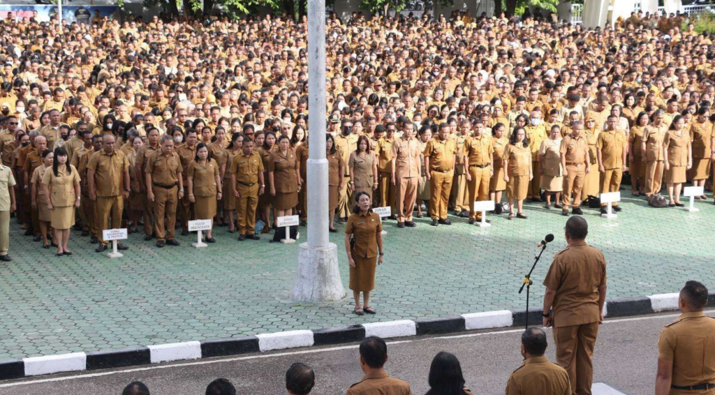 Gubernur NTT, Emanuel Melkiades Laka Lena, memimpin apel perdana awal tahun 2026 bagi seluruh Aparatur Sipil Negara (ASN) lingkup Pemerintah Provinsi NTT.