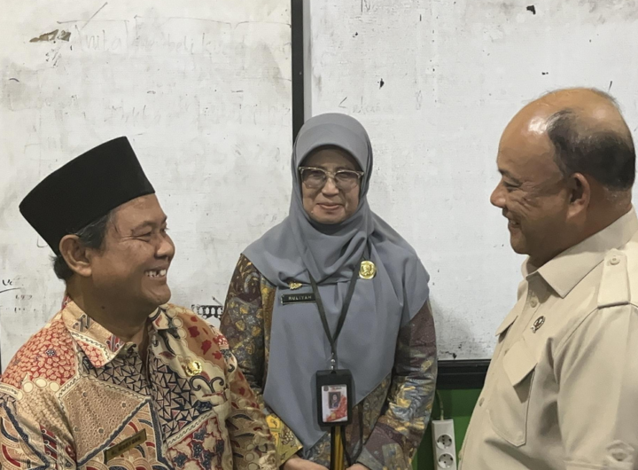 Kepala Badan Gizi Nasional (BGN), Dadan Hindayana saat mengunjungi SDN 01 Kalibaru, Cilincing, Jakarta Utara. Dok: Istimewa.