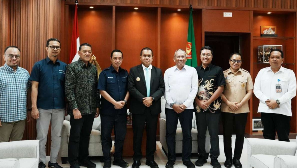 Gubernur NTT Melkiades Laka Lena, Bersama Direksi PT.Pelindo Pusat Bahas Distribusi Logistig Ke NTT. Dok: Istimewa.