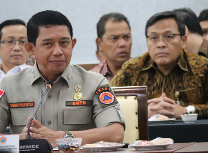 Kepala BNPB Letjen TNI Dr. Suharyanto S.Sos., M.M., saat memberikan arahan dalam kegiatan Forum Dialog Sarasehan dalam rangka memperingati HUT Basarnas ke 54. Dok: Istimewa.