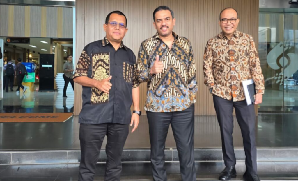 Gubernur NTT Melkiades Laka Lena menemui Menteri UMKM Maman Abdurrahman untuk membahas UMKM NTT. Dok: Istimewa.