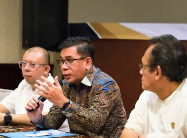 Kepala Kantor Wilayah BPN Provinsi Banten Harison Mocodompis (tengah). Dok: Istimewa.