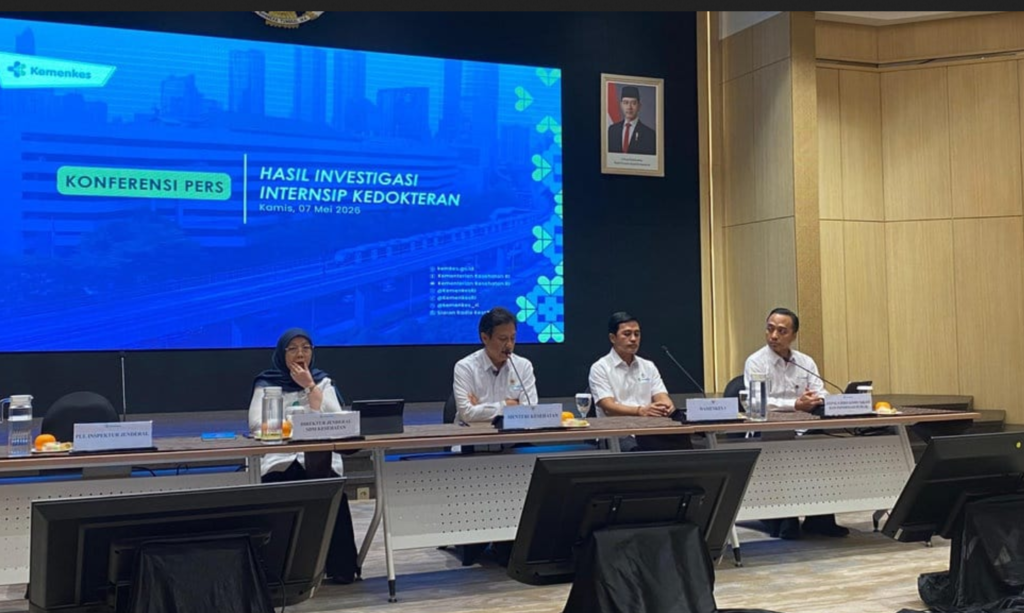 Pelaksana Tugas (Plt) Inspektur Jenderal Kemenkes, Rudi Supriatna Nata Saputra, menyampaikan keterangan terkait kematian dokter internship di Jambi, Myta Aprilia Azmy, dalam Konferensi pers di Kantor Kemenkes. Istimewa.