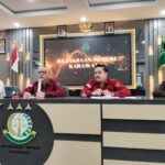 Kepala Kejari Karawang, Dedi Irwan Virantama (dua dari kiri). Dok: Istimewa.