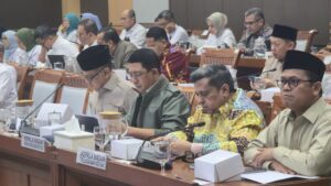 Kepala Badan Nasional Penanggulangan Bencana (BNPB) Letjen TNI Dr. Suharyanto, S.Sos., M.M., (Kedua dari kiri). Dok: Istimewa.