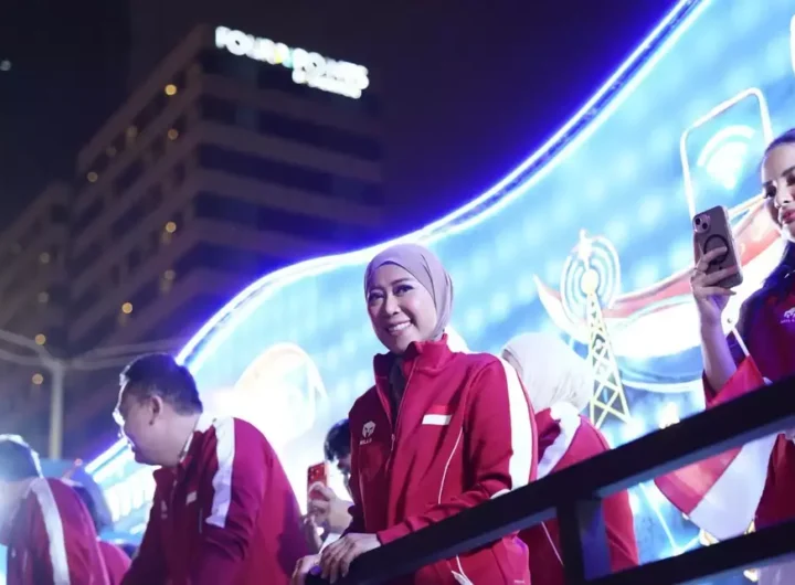 Menteri Komunikasi dan Digital (Menkomdigi) Meutya Hafid saat mengikuti rangkaian Karnaval HUT ke-81 Kemerdekaan Republik Indonesia di Jakarta Pusat, Senin (17/8/2026). Dok: Istimewa.