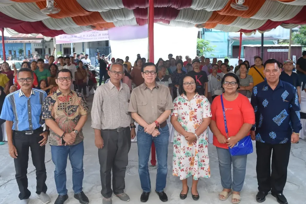 Anggota Komisi XIII DPR RI Prof. Yasonna H. Laoly berdialog langsung dengan masyarakat saat kunjungan kerja dan penyerapan aspirasi. Dok: Istimewa.