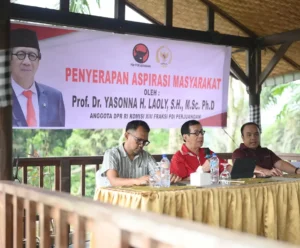 Anggota DPR RI Komisi XIII Fraksi PDI Perjuangan Prof. Dr. YASONNA H. LAOLY, S.H., M.Sc. Ph.D. (Tengah). Dok: Istimew.
