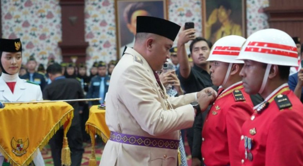 Bupati Bogor Rudy Susmanto mengukuhkan anggota Paskibraka Kabupaten Bogor di Aula Tegar Beriman, Cibinong, Bogor, Jawa Barat. Dok.Istimewa