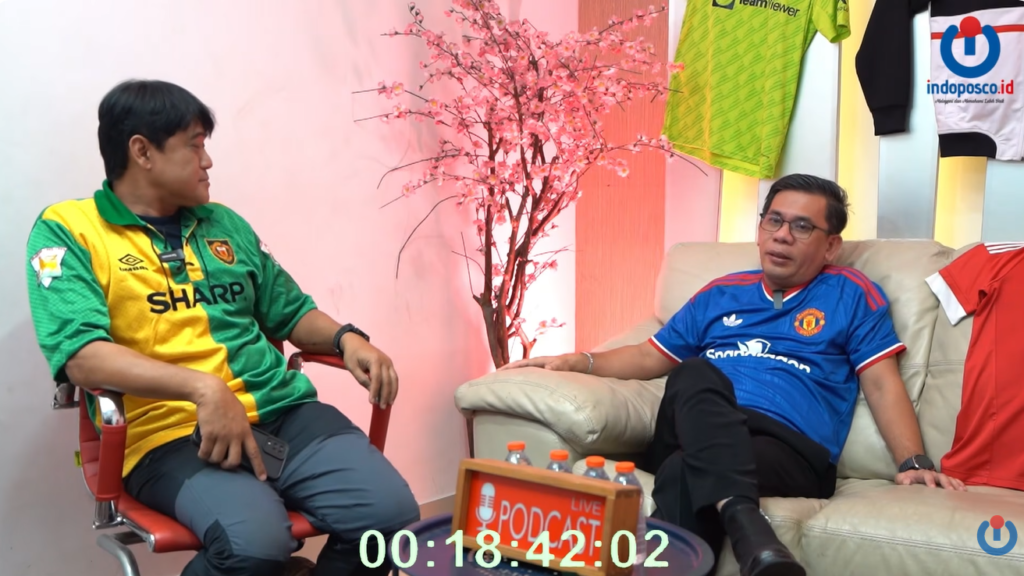Kepala Kanwil BPN Provinsi Banten Harison Mocodompis saat berbincang santai dalam program Ngaco di INDOPOSCO Channel. Dok: tangkapan layar YouTube INDOPOSCO Channel.
