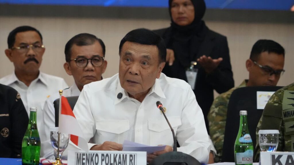 Menteri Koordinator Bidang Politik dan Keamanan Republik Indonesia Jenderal TNI (Purn.) Djamari Chaniago. Dok: Istimewa.