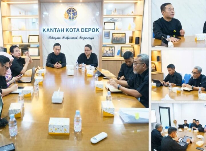 epala Kantor Pertanahan Kota Depok Budi Jaya memimpin rapat koordinasi bersama jajaran BKD Kota Depok untuk mempercepat pendaftaran dan penguatan legalitas aset tanah milik Pemkot Depok. Dok: Istimewa.