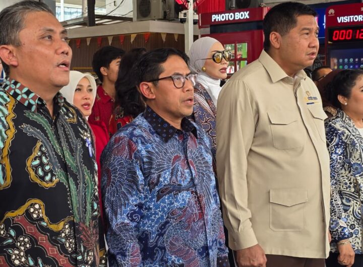 Menteri PKP Maruarar Sirait (dua dari kanan) bersama Shinta Maruarar Sirait (pojok kanan), Komisioner BP Tapera Heru Pudyo Nugroho (kiri), dan Direktur Consumer Banking BRI Haris Hartanto (dua dari kiri) saat menghadiri acara Pesona Merdeka 2026 di M Bloc Space.