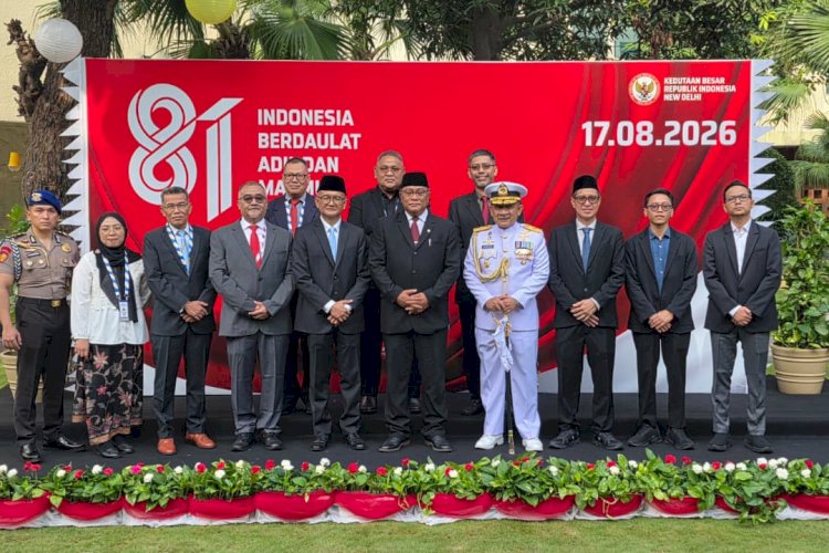 Menteri Lingkungan Hidup/Kepala Badan Pengendalian Lingkungan Hidup (BPLH) Moh Jumhur Hidayat saat menghadiri peringatan HUT ke-81 Kemerdekaan RI di Kedutaan Besar Republik Indonesia (KBRI) di New Delhi, India, Senin (17/8/2026). Dok: Istimewa.