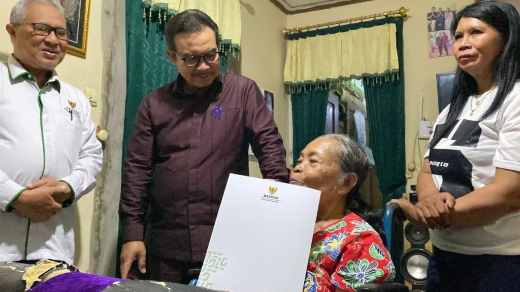 Wali Kota Yogyakarta Hasto Wardoyo saat menemui warga terdampak pengembangan SDN Tamansari 3, Selasa (8/9/2026). Dok: Pemkot Yogya.