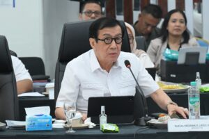 Anggota Komisi XIII DPR RI Yasonna H. Laoly saat mengikuti kunjungan kerja Panja Penyusunan RUU Profesi Kurator di Medan, Sumatera Utara. Dok: Istimewa.