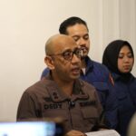 Kajari Karawang Dedy Irwan Virantama memberikan keterangan terkait penetapan dua tersangka baru kasus dugaan korupsi penyaluran KPR Bank Himbara.