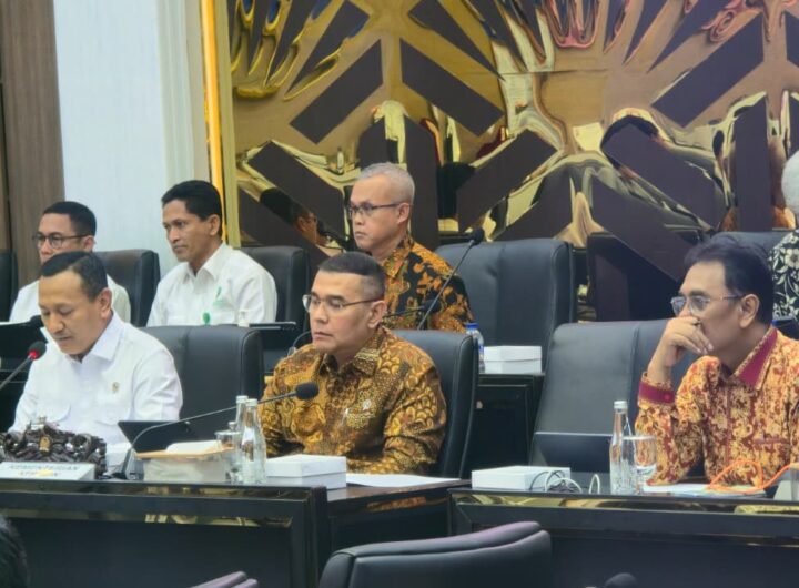 Rapat Kerja Badan Legislasi DPR RI bersama pemerintah dalam pembahasan Rancangan Undang-Undang tentang Pengaturan Reforma Agraria, Selasa (1/9/2026).